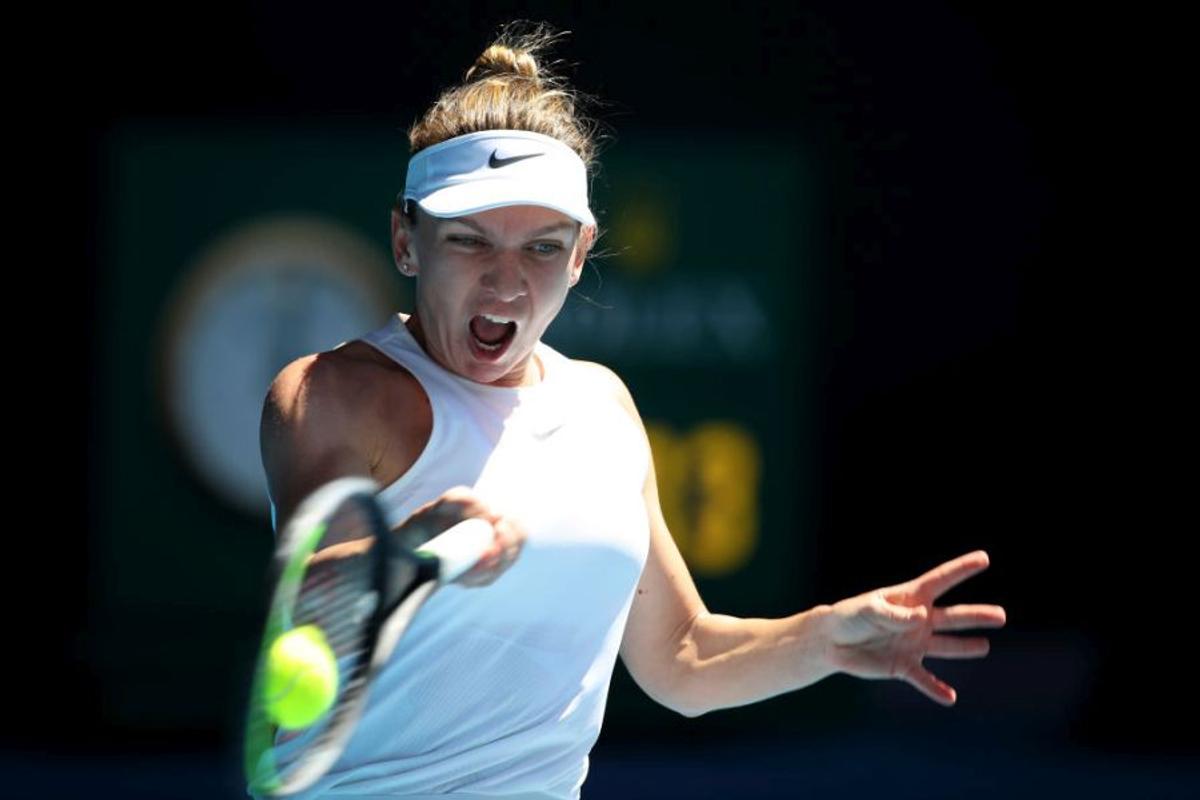 SIMONA HALEP LA AUSTRALIAN OPEN // FOTO Selfie-ul zilei: Halep s-a pozat cu Toni Iuruc după victoria cu Yulia Putintseva