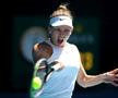 SIMONA HALEP LA AUSTRALIAN OPEN // FOTO Selfie-ul zilei: Halep s-a pozat cu Toni Iuruc după victoria cu Yulia Putintseva