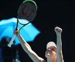 SIMONA HALEP LA AUSTRALIAN OPEN // FOTO Selfie-ul zilei: Halep s-a pozat cu Toni Iuruc după victoria cu Yulia Putintseva
