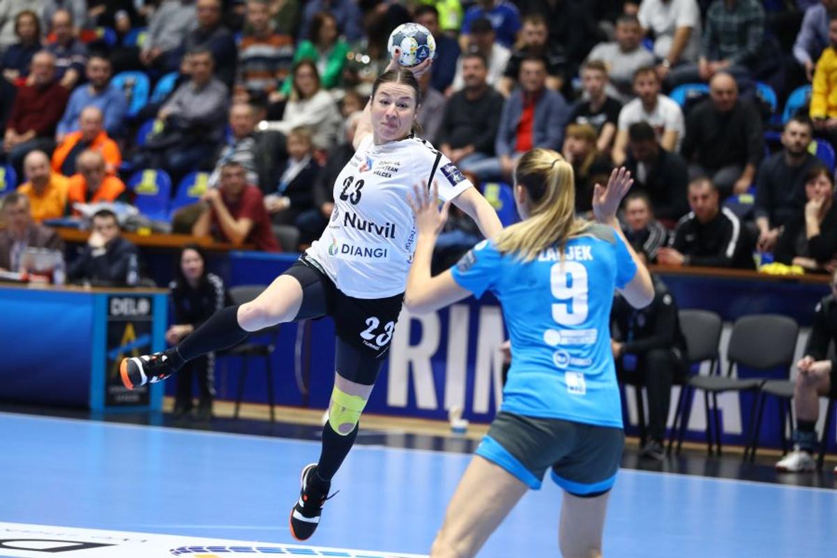 SCM RM. VÂLCEA - KRIM LJUBLJANA 31-16 // FOTO Ca un tăvălug! Campioana României, debut entuziasmant în grupele principale