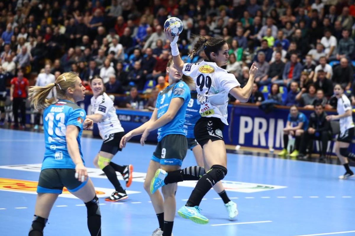 SCM RM. VÂLCEA - KRIM LJUBLJANA 31-16 // FOTO Ca un tăvălug! Campioana României, debut entuziasmant în grupele principale