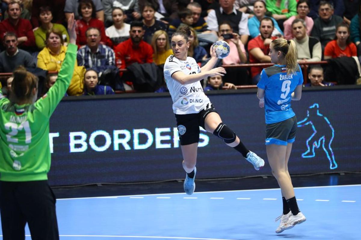 SCM RM. VÂLCEA - KRIM LJUBLJANA 31-16 // FOTO Ca un tăvălug! Campioana României, debut entuziasmant în grupele principale