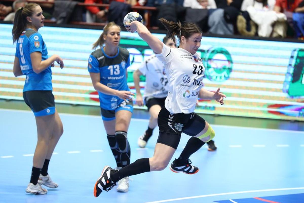 SCM RM. VÂLCEA - KRIM LJUBLJANA 31-16 // FOTO Ca un tăvălug! Campioana României, debut entuziasmant în grupele principale