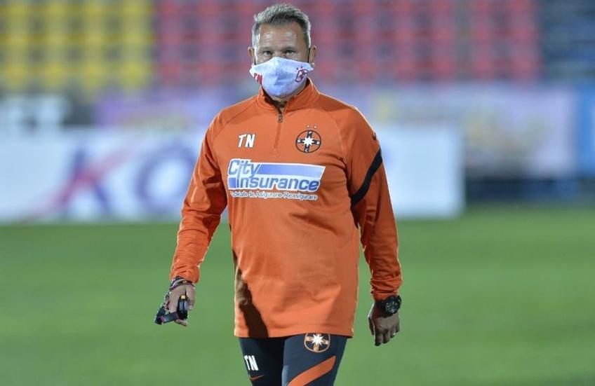Neubert, 52 de ani, a devenit faimos în România ca urmare a succeselor pe care le-a înregistrat alături de Reghecampf la FCSB între 2012 și 2014