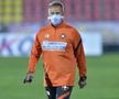 Neubert, 52 de ani, a devenit faimos în România ca urmare a succeselor pe care le-a înregistrat alături de Reghecampf la FCSB între 2012 și 2014