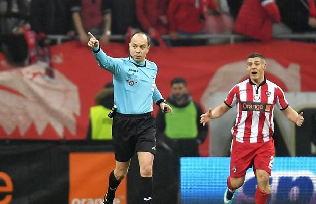 EXCLUSIV Marius Avram dezvăluie unul dintre momentele umilitoare din carieră: „M-au lipit de perete și m-au măsurat cu ruleta”