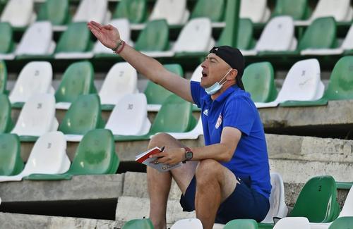 Leo Grozavu este în prezent infectat cu virusul SARS CoV-2 și se află în perioada de recuperare