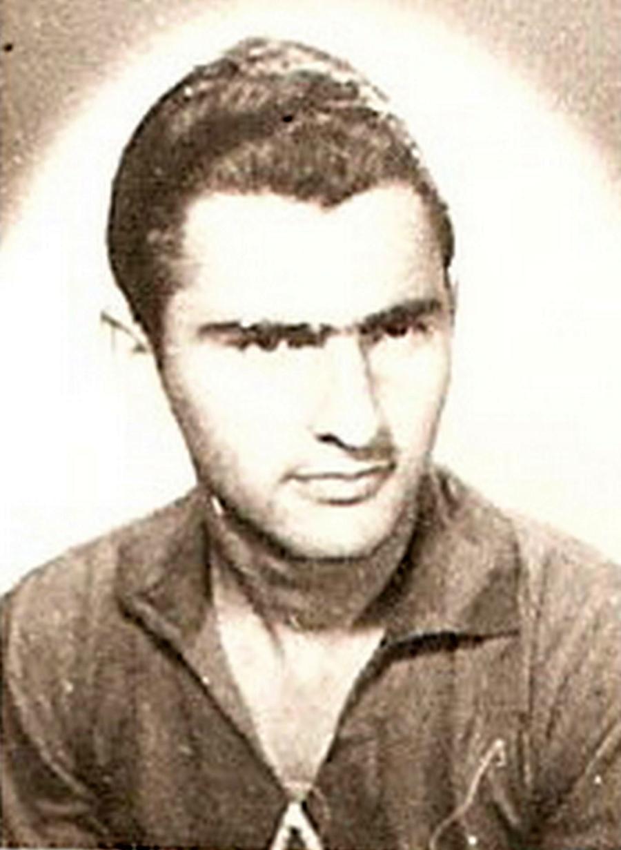 Una dintre primele imagini cu fundașul Stelei în 1957 FOTO Arhivă GSP EXCLUSIV Drama tulburătoare trăită de Gigi Staicu, fost fundaș la Steaua » De 9 ani, la azil cu Alzheimer: „Doar printr-o minune mai trăiește”