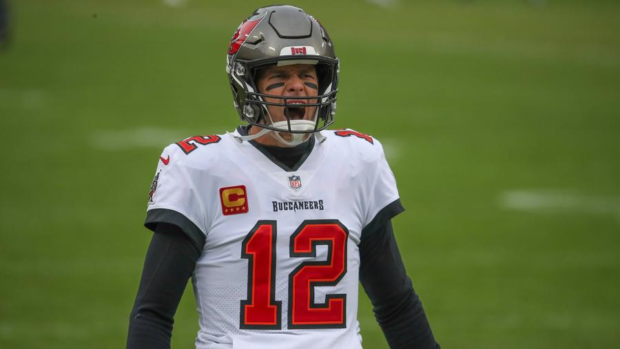 Tom Brady (43 de ani) a primit 500 de mii de dolari pentru că i-a calificat pe cei de la Buccaneers în finala NFL FOTO IMAGO SUPER BOWL 2021. Tot ce trebuie să știi despre Super Bowl LV » Cine va cânta la pauza meciului + Două premiere istorice și un record negativ