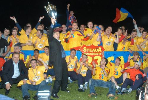 De când Gigi Becali a preluat-o pe FCSB, în 2003, roș-albaștrii au triumfat în Liga 1 numai când au avut „blindat” centrul apărării @Imago
