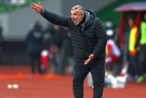 Campion al Chinei, Cosmin Olăroiu, 51 de ani, e tot mai aproape de plecarea de la Jiangsu Suning @Imago