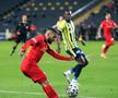 FOTO. Fenerbahce - Kayserispor 3-0 » Echipa lui Dan Petrescu, spulberată la Istanbul! Săpunaru a fost integralist