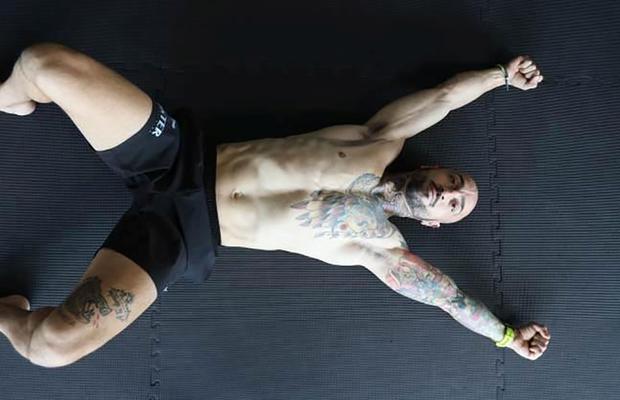 Cum poți să crești 3 centimetri în înălțime, printr-un simplu exercițiu fizic