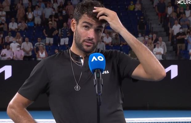 Toată arena a început să huiduie! Moment controversat în „sferturile” Australian Open