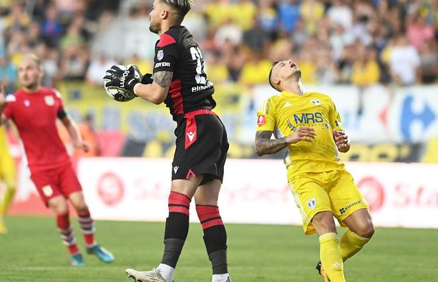 „Curățenie” de iarnă la Petrolul: doi fotbaliști dați afară înainte de meciul cu Chindia
