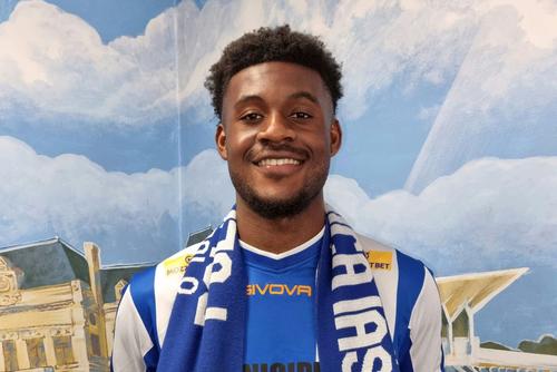 Poli Iași l-a ridiculizat pe Paul Fosu-Mensah, jucător care a evoluat 9 ani la Ajax.
Foto: Facebook @FC Politehnica Iași