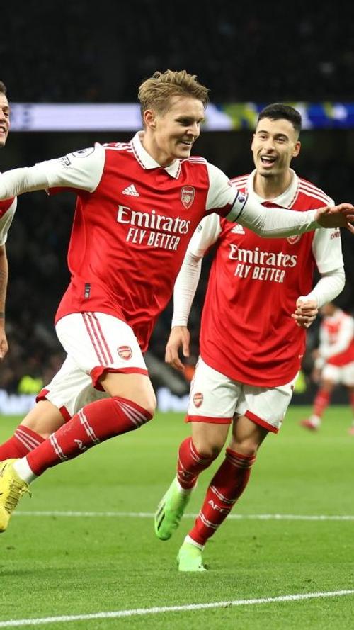 Un dublu-campion din Premier League face un pariu curajos
https://www.gsp.ro/international/campionate/arsenal-martin-odegaard-lauren-686276.html?utm_medium=intern&utm_source=top-stories&utm_campaign=stories-link