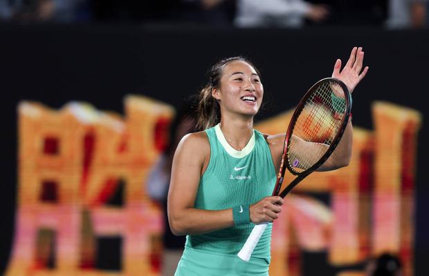 Curg reacțiile după ce Qinwen Zheng s-a calificat în prima finală de Mare Șlem: „Este o poveste fantastică la acest Australian Open”