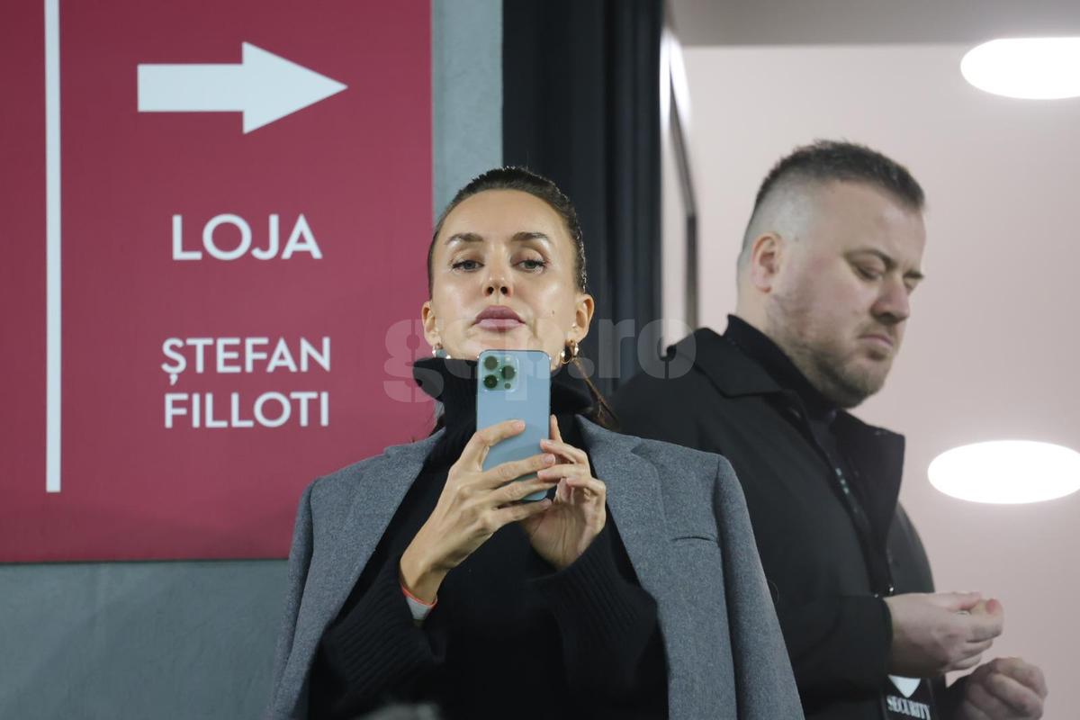 Iulia și Răzvan Raț, la Rapid - Universitatea Craiova