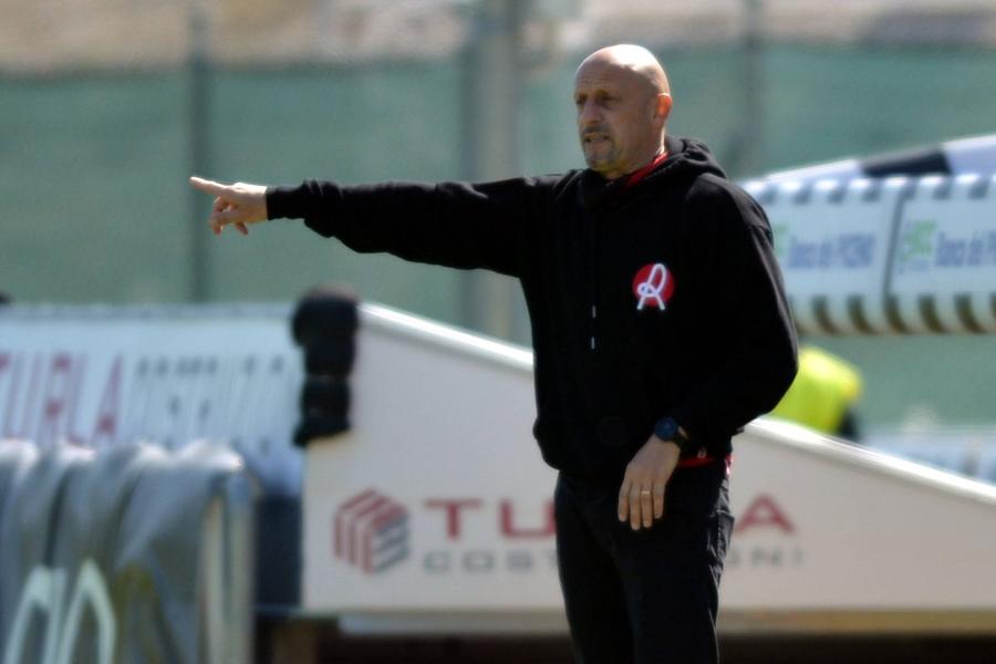 Domenico Di Carlo are 658 de meciuri în cariera de antrenor la 12 echipe din Italia începute la seniori la 1 iulie 2003 / Foto: Imago Până unde s-a ajuns! » Un fost antrenor al lui Pușcaș, Papp și Stoian a fost dat afară, noaptea, pe Instagram