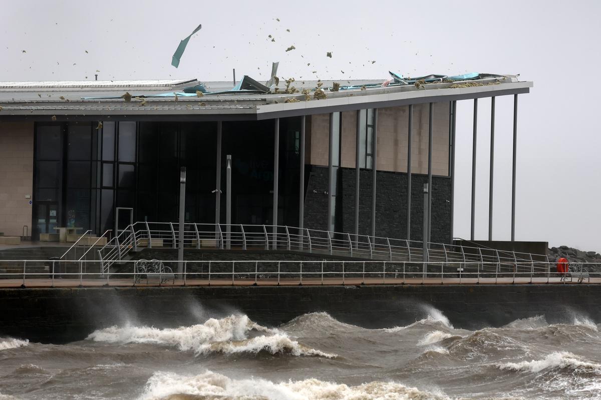 Furtuna Eowyn face ravagii în Marea Britanie! Arenele din Glasgow, serios afectate