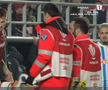 Clipe de panică în Giulești: titularul Rapidului a părăsit terenul pe targă, cu guler cervical