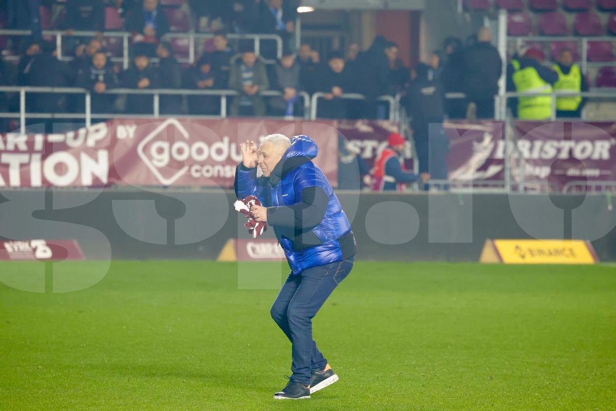 7 momente inedite surprinse de GSP la meciul Rapid - Universitatea Craiova » Giuleștiul, gest superb pentru Siegrist + doi olteni s-au certat continuu pe teren