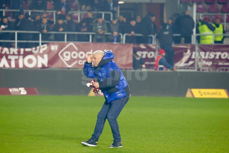 S-a întors Șumudică! Imagini tari surprinse de GSP la finalul meciului cu Universitatea Craiova / FOTO: Ionuț Iordache (GSP.ro)