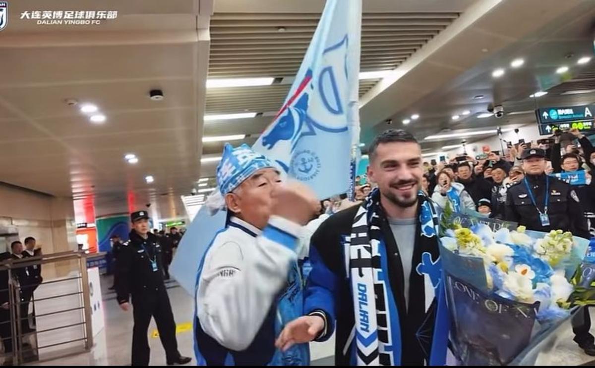 Imagini tari cu Nicolae Stanciu la sosirea în China