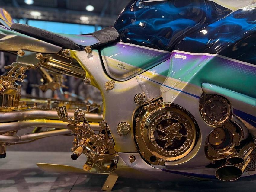 Așa arată luxoasa motocicletă Suzuki Hayabusa