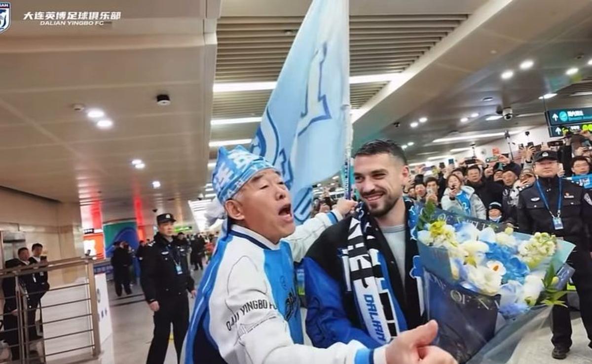 „The Romanian King” » Primit ca un superstar la noua echipă
