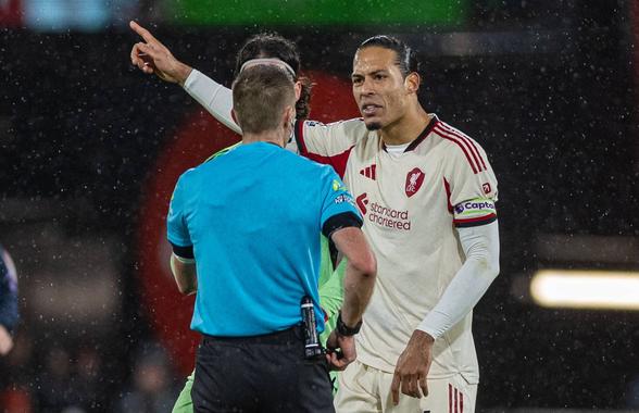 Fanii lui Liverpool s-au săturat de Van Dijk: „Cel mai supraevaluat jucător din toate timpurile” » The Sun: „Un dezastru ambulant”