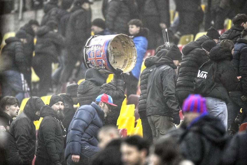 Peluza Nord a plecat mai devreme de pe stadion în FCSB - CFR