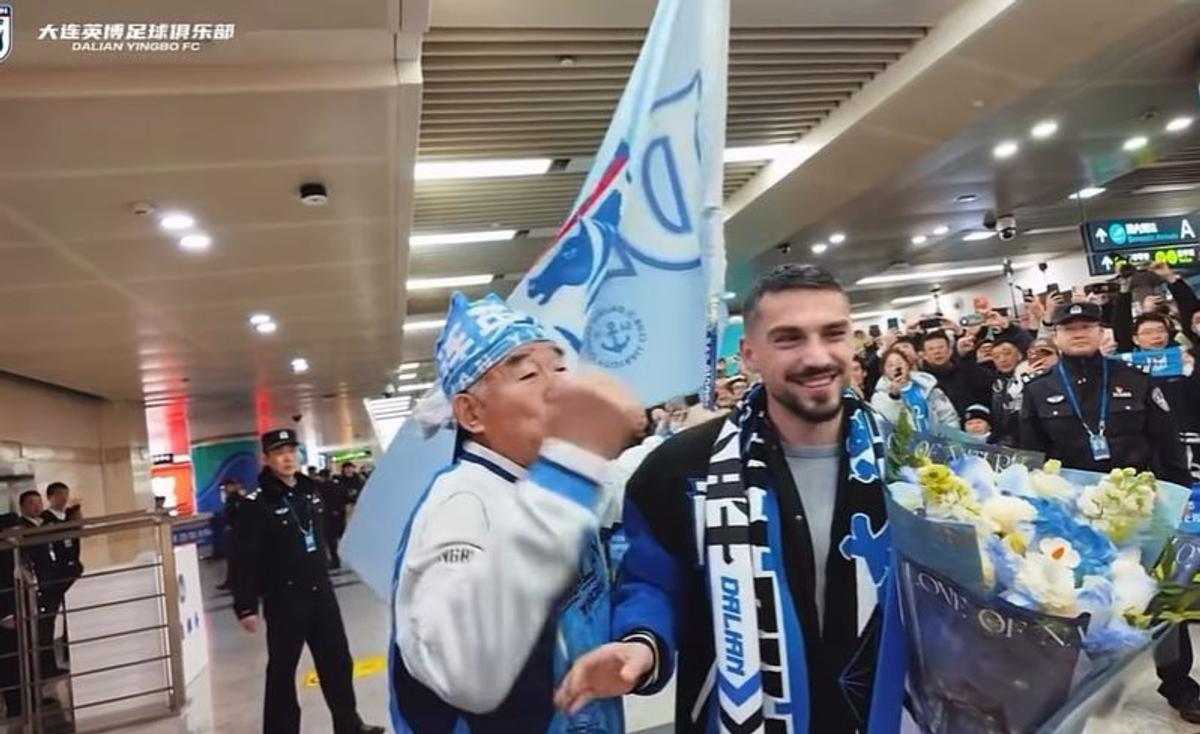 Imagini tari cu Nicolae Stanciu la sosirea în China