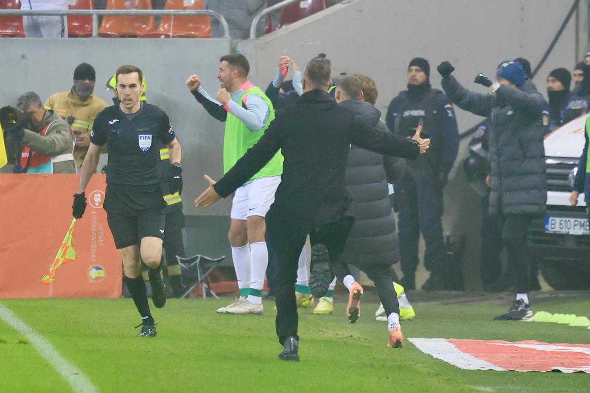 Daniel Pancu, bucurie după golul lui Andrei Cordea din FCSB - CFR Cluj