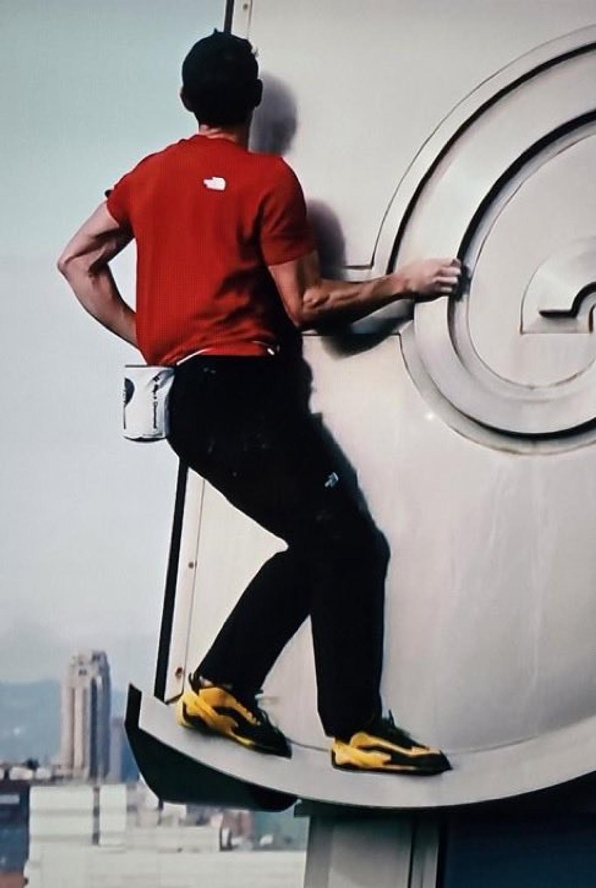 Uriașul Alex Honnold a escaladat un turn în Taiwan fără vreo plasă de siguranță // foto: X