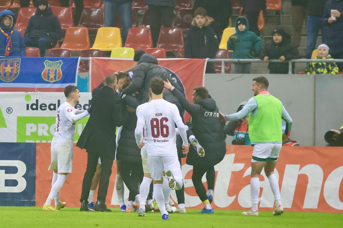 Nu s-a mai cenzurat! Cum a fost surprins Daniel Pancu, imediat după golul 4 din FCSB - CFR