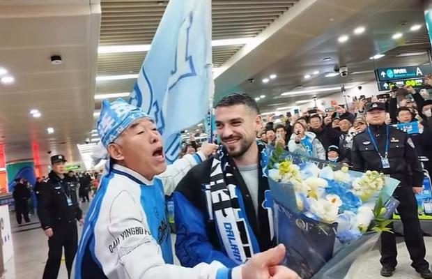 „The Romanian King” » Primit ca un superstar la noua echipă
