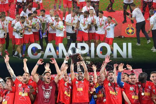 Hegemonia FCSB și CFR Cluj » 31 de trofee și 342 de meciuri europene în ultimele două decenii: azi luptă pentru un loc de play-off // fotomontaj: Diana Vasilescu (GSP)