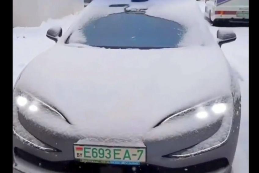 Interiorul mașinii Yangwang U7