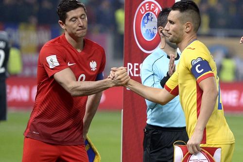 Robert Lewandowski, în meciul România - Polonia din 2016 / Sursă foto: GSP