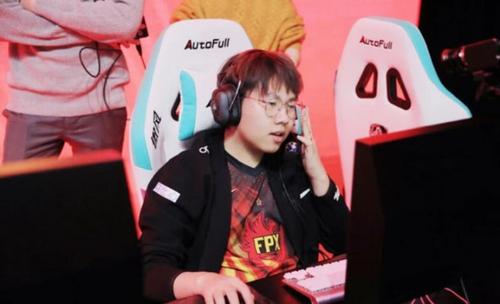 Zhou „Bo” Yang-Bo, jucătorul de League of Legends, ar fi mărturisit că a fost forțat de mafia pariurilor să trucheze meciuri.