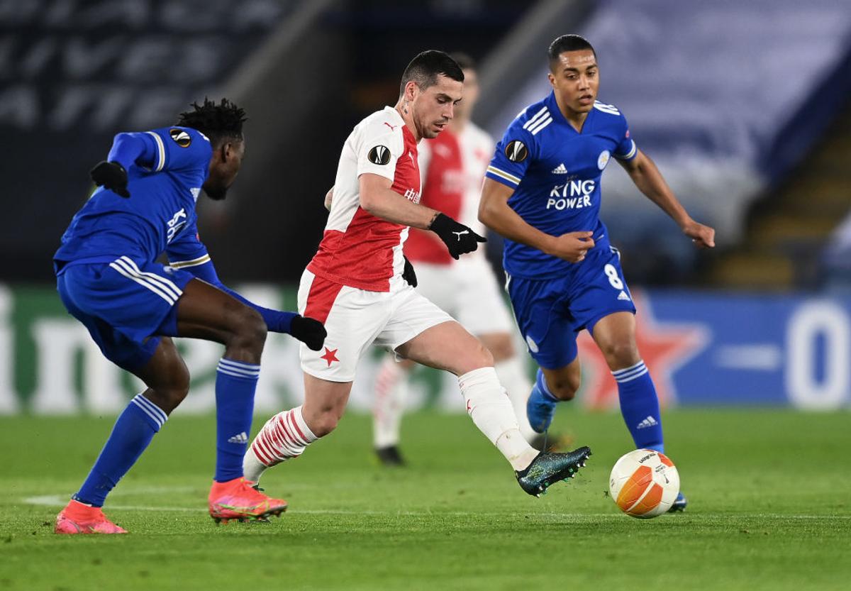 Nicolae Stanciu, în Leicester - Slavia Praga / FOTO: Guliver/GettyImages