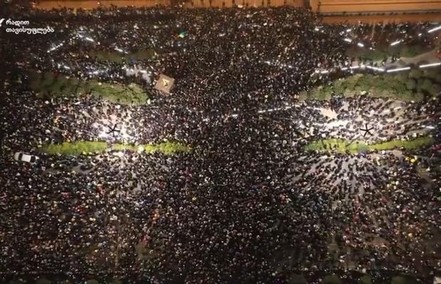 Război în Ucraina » Imagini impresionante din Tbilisi: zeci de mii de oameni cer pacea