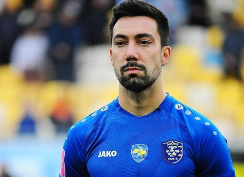 Mihai Leca (29 de ani), fotbalist român legitimat la Lvov, a fost invitat în această dimineață la GSP Live. Fundașul a povestit cum a trăit prima zi de război, după invazia dictată de Putin în Ucraina.