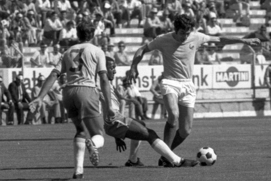 Fundaș dreapta, Lajos Sătmăreanu a fost unul dintre oamenii care au dus greul la Mondialul mexican din '70 (foto: arhiva GSP) Poate exista bucurie în melancolie?