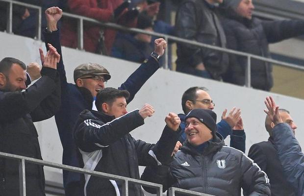 FCU Craiova chiar are o nouă mare rivală » Atac dezlănțuit: „Ţipa până şi retina! Chiar trebuie VAR pentru o banală problemă oftalmologică? Cum naiba să nu te iei de ei?”
