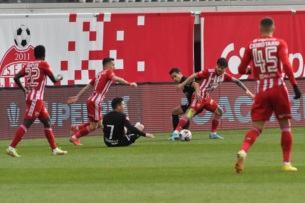 Sepsi - Hermannstadt 2-1, în primul meci al zilei în Superligă » Gazdele s-au impus chiar și în inferioritate numerică