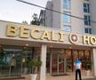 Hotelul lui Gigi și sigla FCSB modificată // FOTO GSP