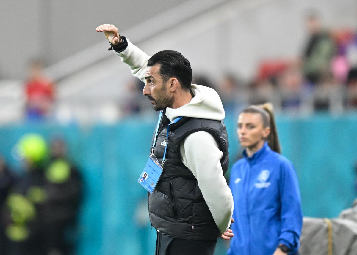 Discurs vehement către FCSB: „E zero! În Europa nu iese din careu dacă dă de un arbitru sănătos. Olaru intră criminal, dar ei se țipă la orice atingere”